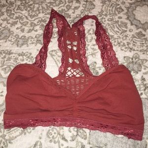 Rustic red brallette